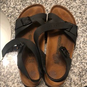 Black Birkenstock’s